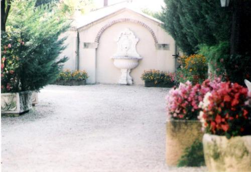 Hostellerie Sarrasine - Macon Est Replonges Exterior foto